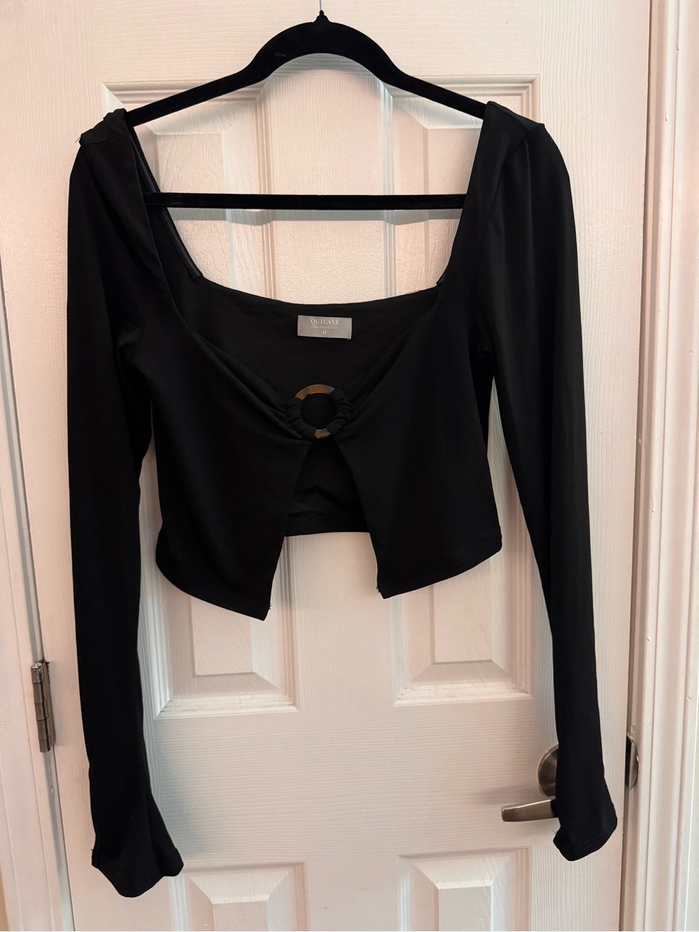 OUTCAST Long Bell Sleeve O Ring Open Front Crop Top Black Size Medium